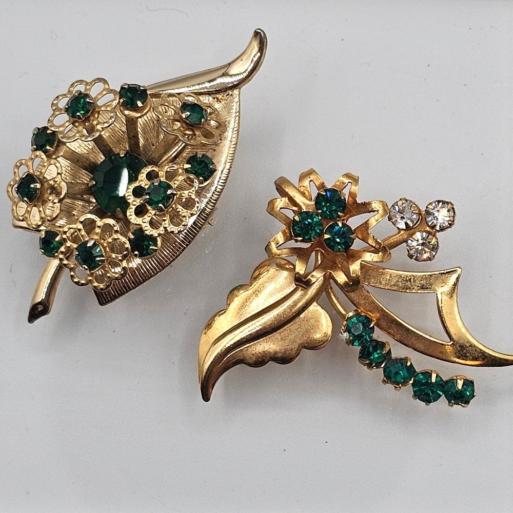 Vtg Set of 2 Green Rhinestone Brooches Gold Tone MCM Atomic Floral St. Patrick's